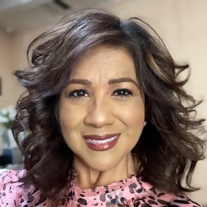 Meet your Posher, Raquel